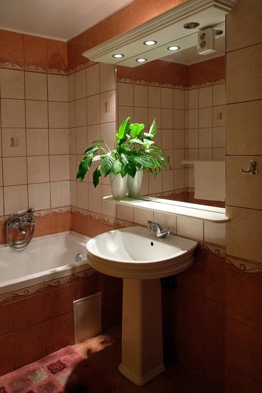 Var-Torony Apartman Gyula Exterior photo